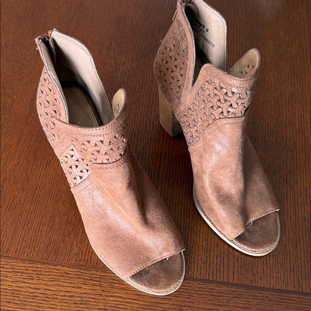 Report Women's Brown Size 9 Peep-Toe Ankle Boots